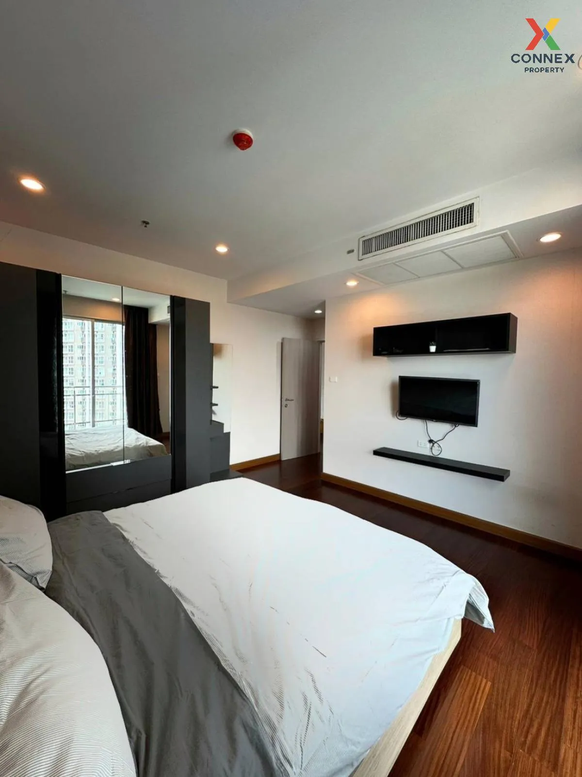 FOR RENT condo , Supalai Lite Sathorn-Charoenrat , BTS-Surasak ,  2
