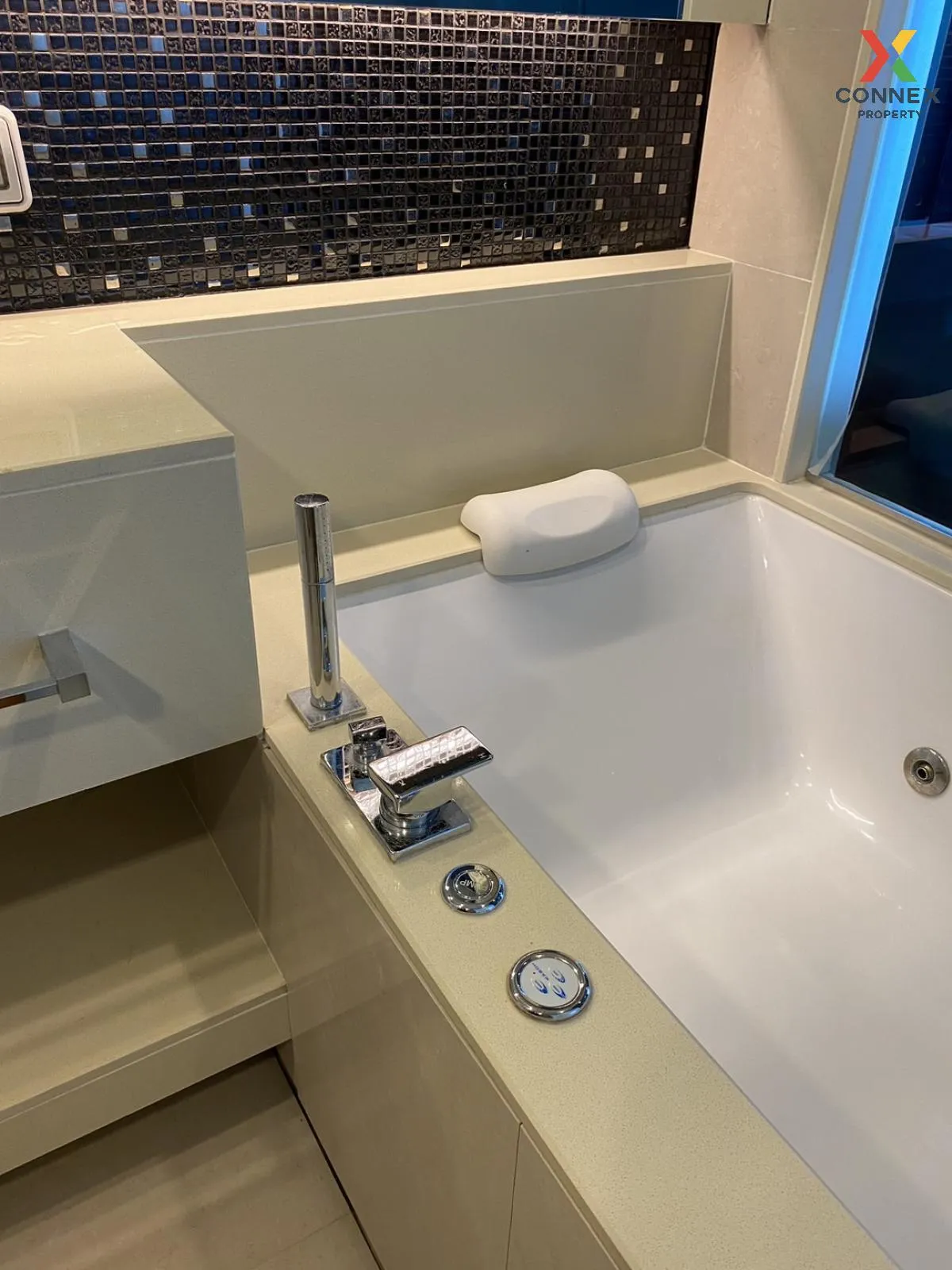 เช่าคอนโด  ดิ แอดเดรส สาทร ฺBTS-เซนต์หลุยส์ สีลม เขต บางรัก กรุงเ