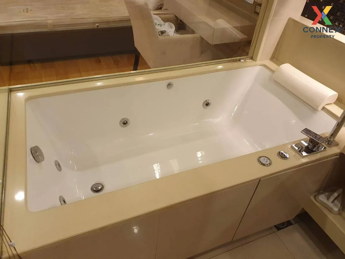 FOR RENT condo , The Address Sathorn , BTS-Saint Louis , Silom ,  4