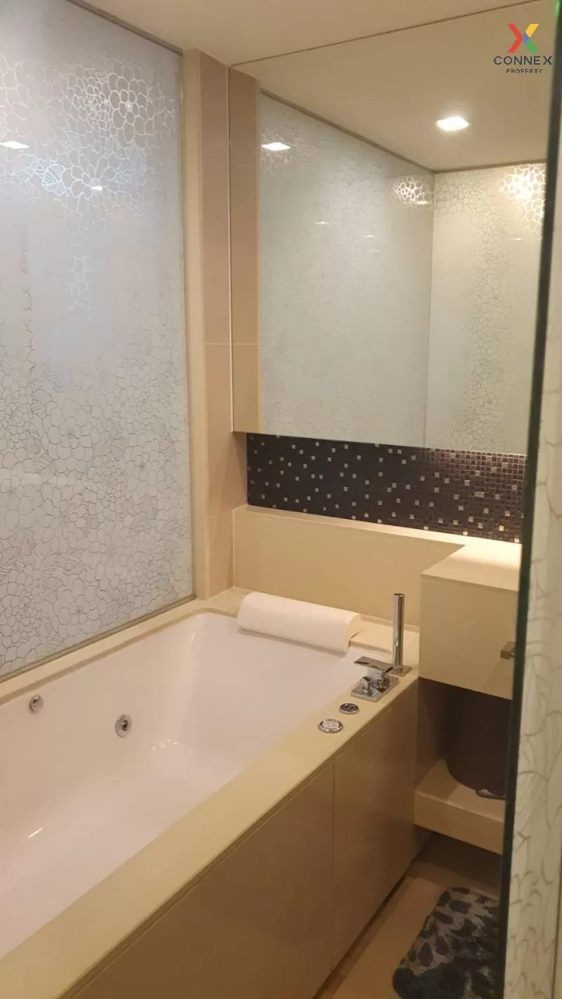 FOR RENT condo , The Address Sathorn , BTS-Saint Louis , Silom , 