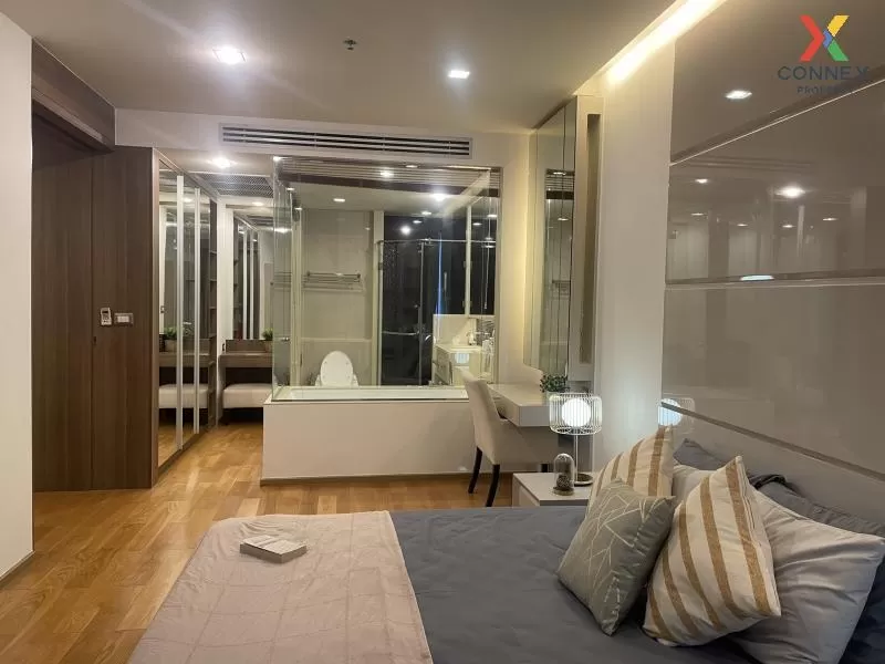 FOR RENT condo , The Address Sathorn , high floor , BTS-Saint Lou