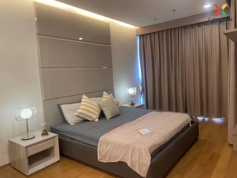 FOR RENT condo , The Address Sathorn , high floor , BTS-Saint Lou