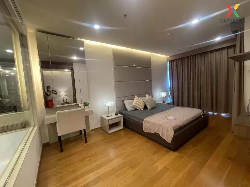 FOR RENT condo , The Address Sathorn , high floor , BTS-Saint Lou
