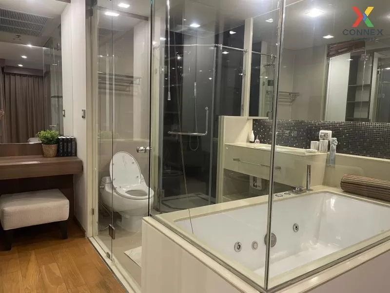 FOR RENT condo , The Address Sathorn , high floor , BTS-Saint Lou