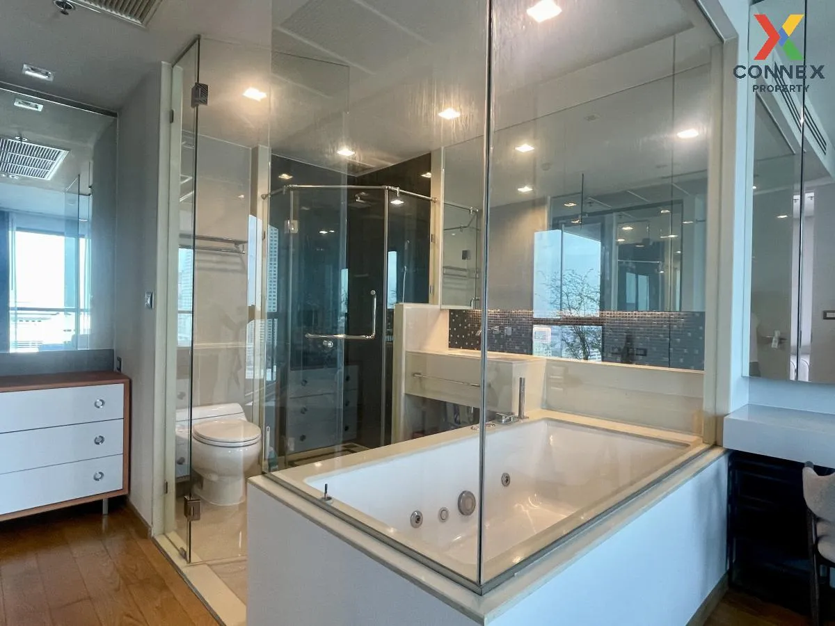 FOR RENT condo , The Address Sathorn , BTS-Saint Louis , Silom , 