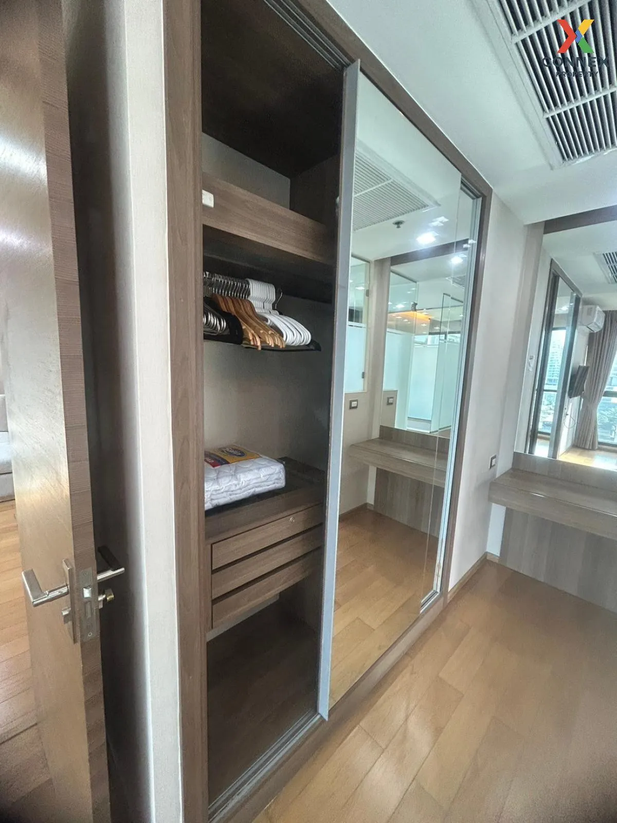 FOR RENT condo , The Address Sathorn , BTS-Saint Louis , Silom , 