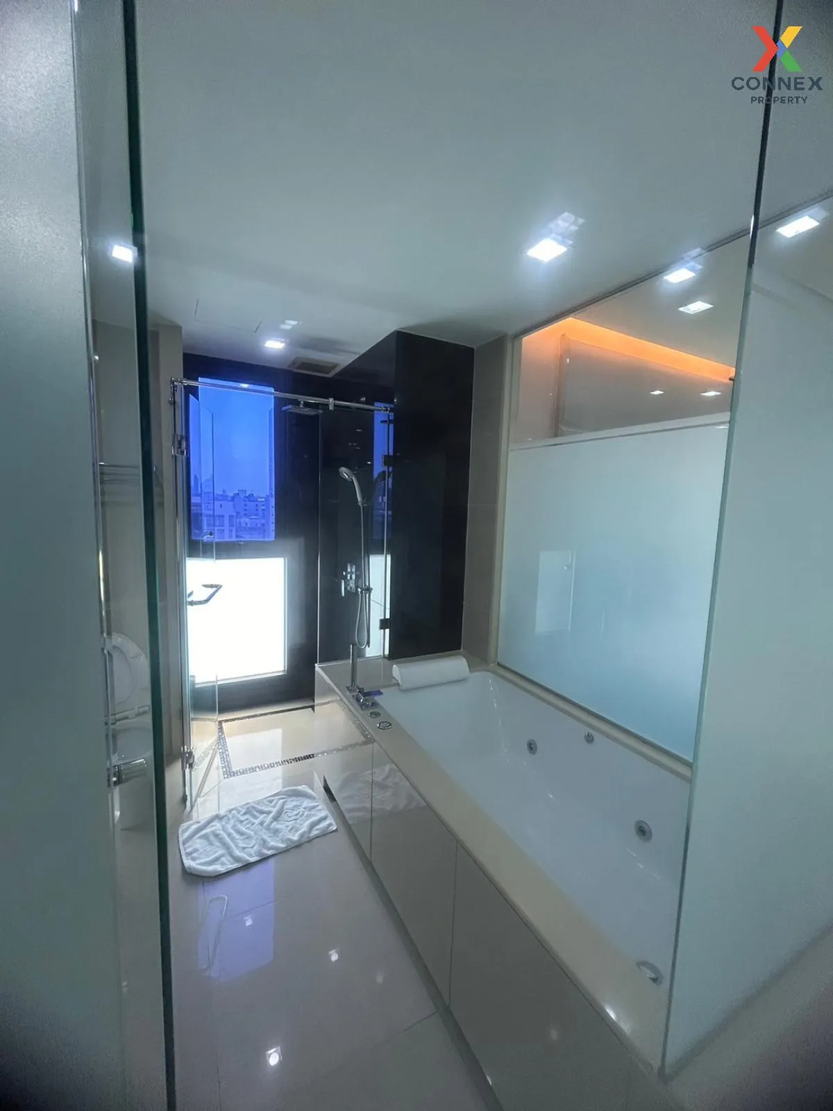 FOR RENT condo , The Address Sathorn , BTS-Saint Louis , Silom , 