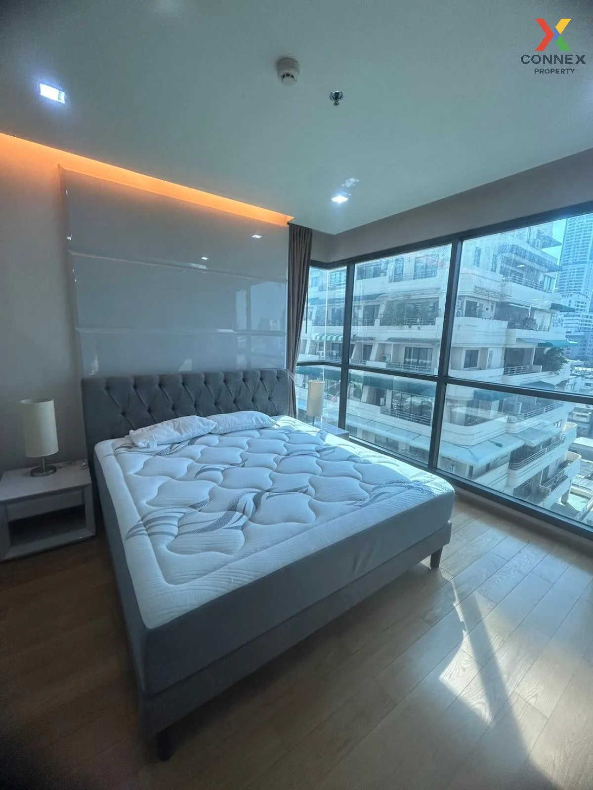 FOR RENT condo , The Address Sathorn , BTS-Saint Louis , Silom , 