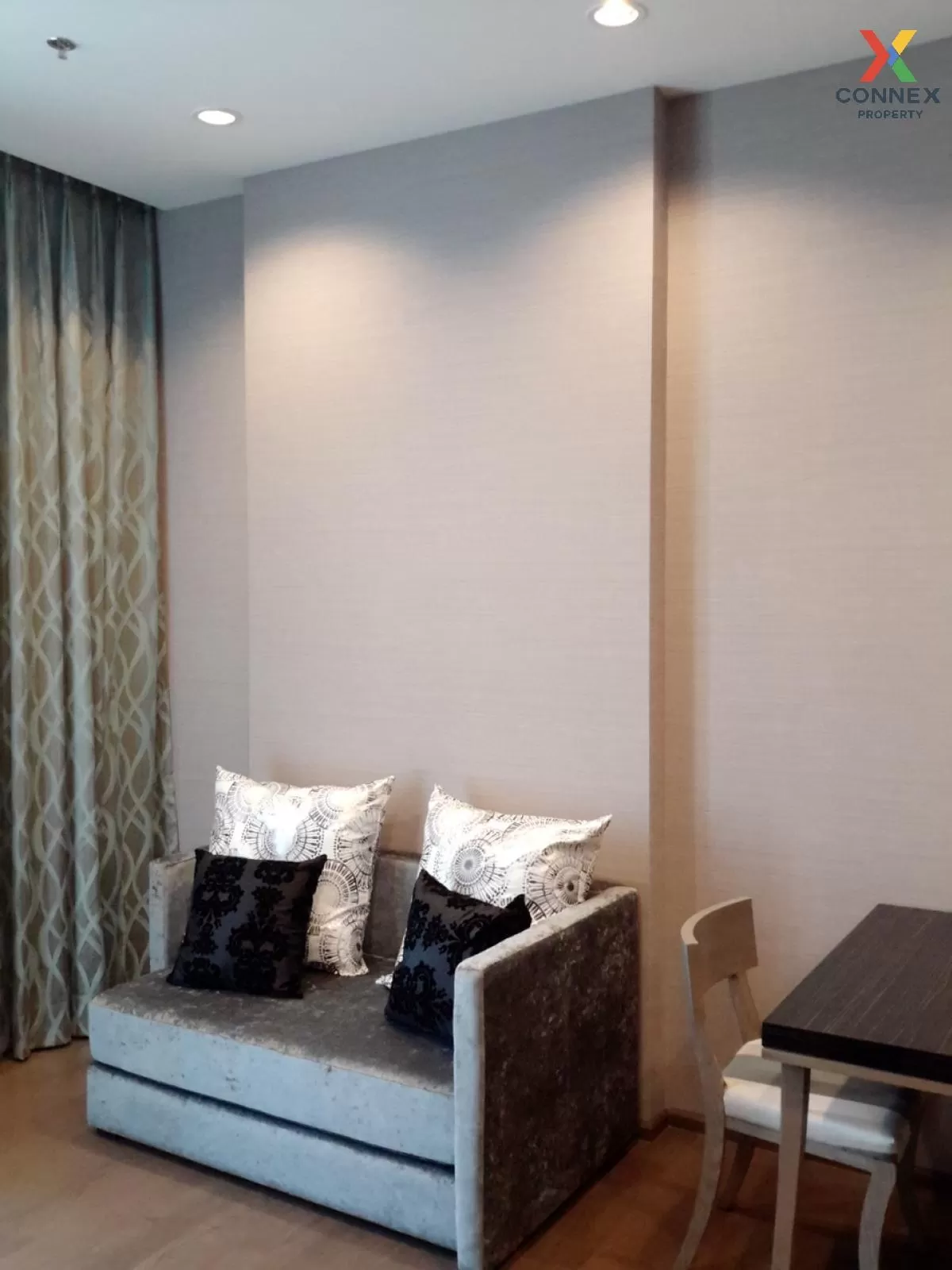 FOR RENT condo , The Diplomat Sathorn , BTS-Surasak , Silom , Ban 2