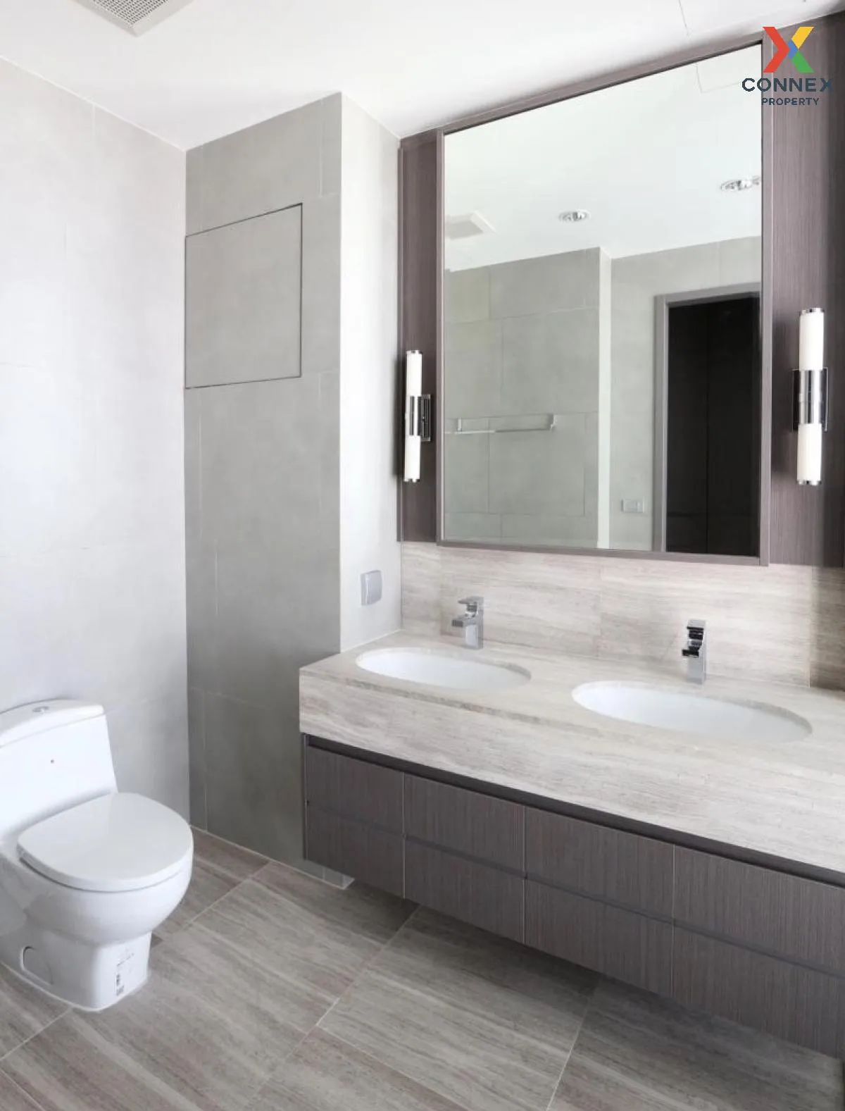 FOR RENT condo , The Diplomat Sathorn , BTS-Surasak , Silom , Ban