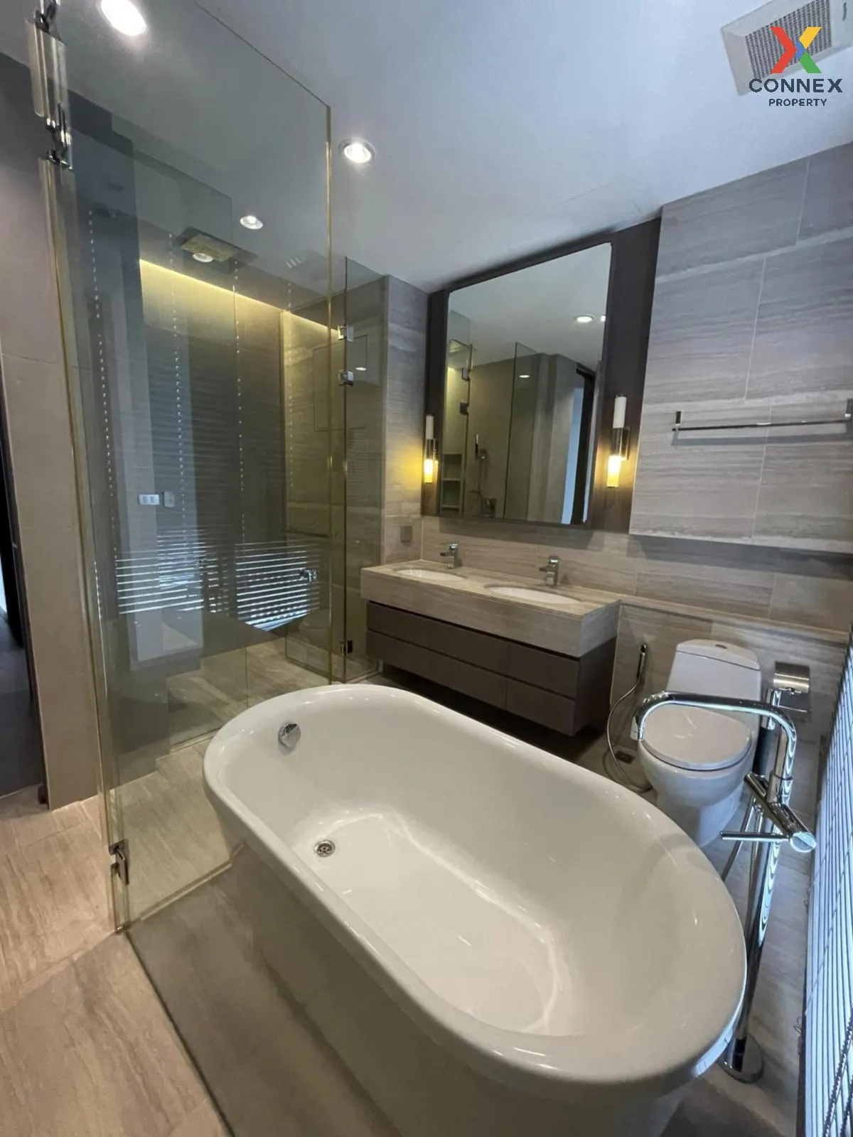 For Rent Condo , The Diplomat Sathorn , BTS-Surasak , Silom , Ban