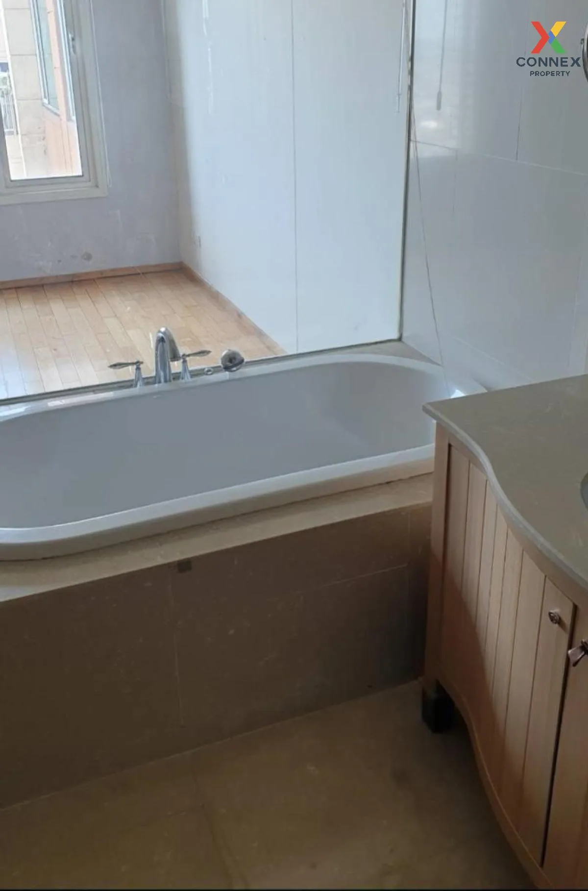 เช่าคอนโด  ดิ เอ็มไพร์ เพลส BTS-ช่องนนทรี ยานนาวา เขต สาทร กรุงเท