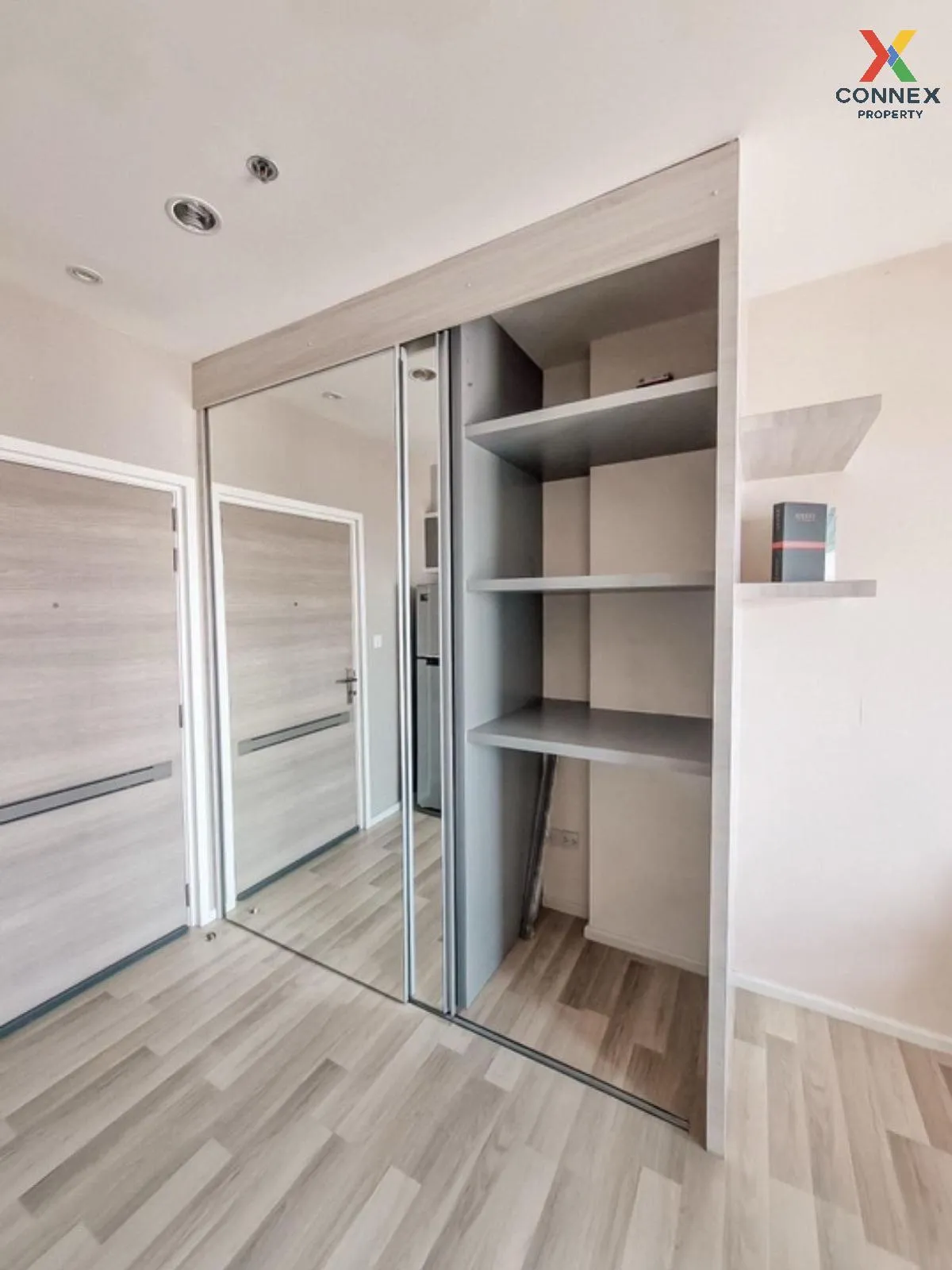 FOR RENT condo , The Key Sathorn - Charoenrat , BTS-Surasak , Ban