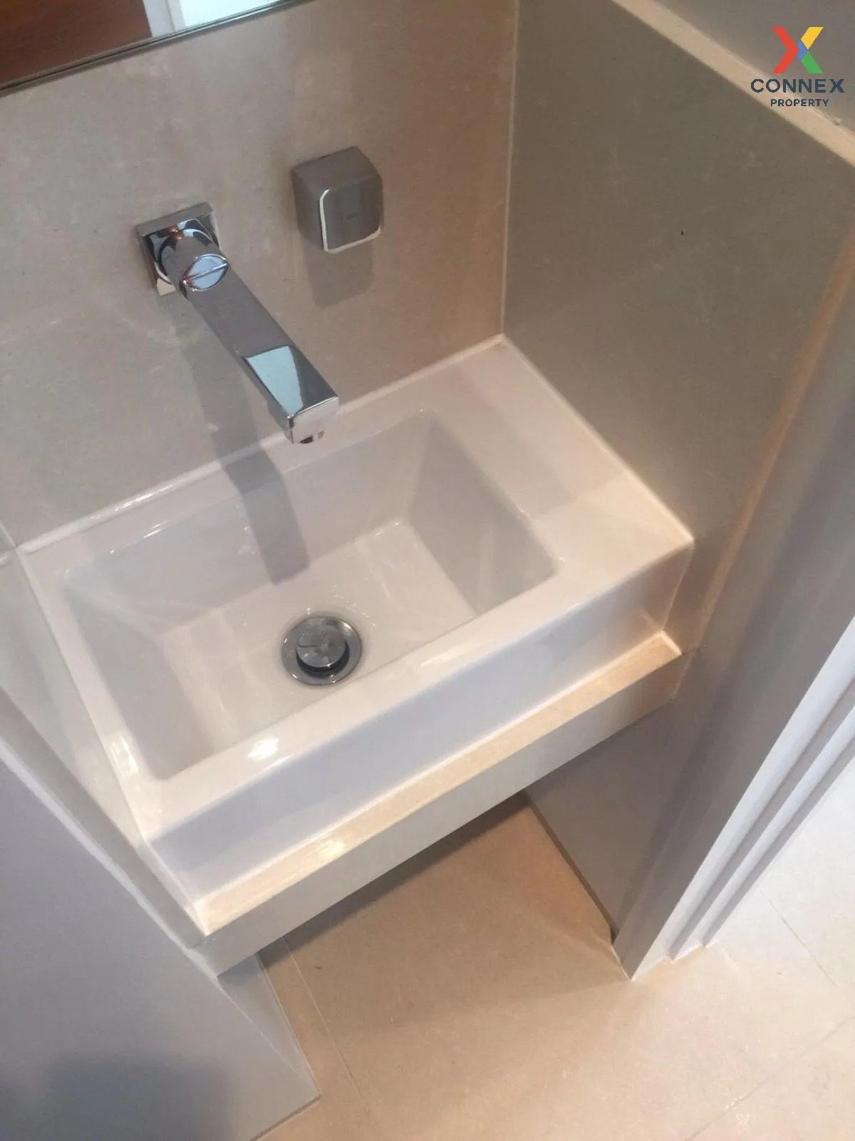 เช่าคอนโด  เดอะ ริเวอร์ BTS-สะพานตากสิน คลองต้นไทร เขต คลองสาน กร