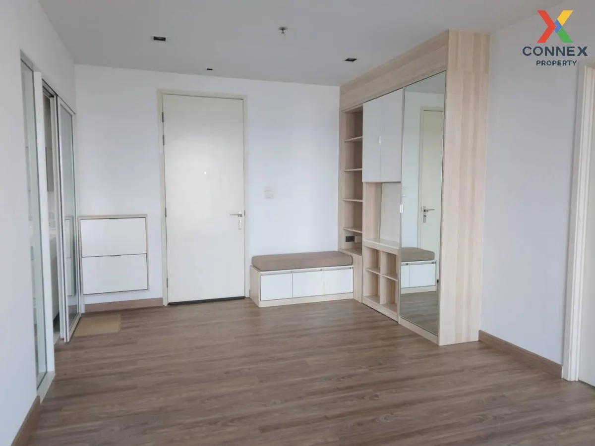 เช่าคอนโด  เดอะ รูม สาทร - ตากสิน BTS-โพธิ์นิมิตร บางยี่เรือ เขต  1