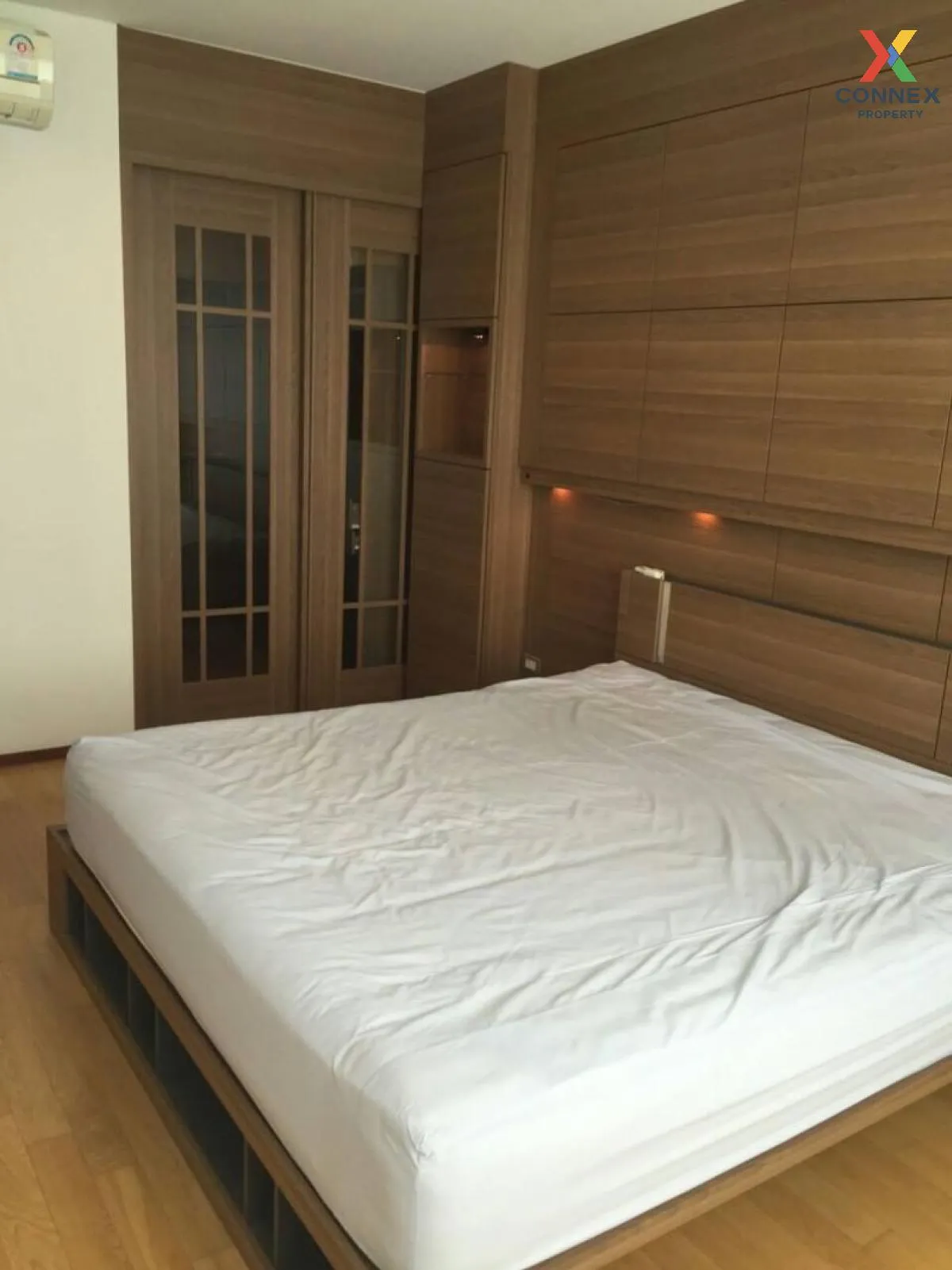 FOR RENT condo , Villa Sathorn , BTS-Krung Thon Buri , Khlong Ton