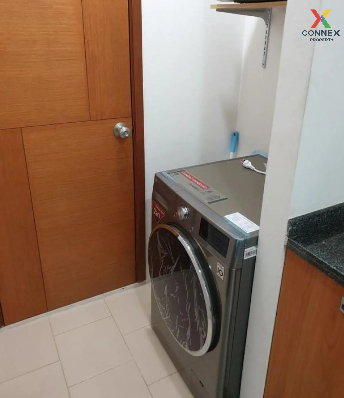 FOR RENT condo , Villa Sathorn , high floor , BTS-Krung Thon Buri
