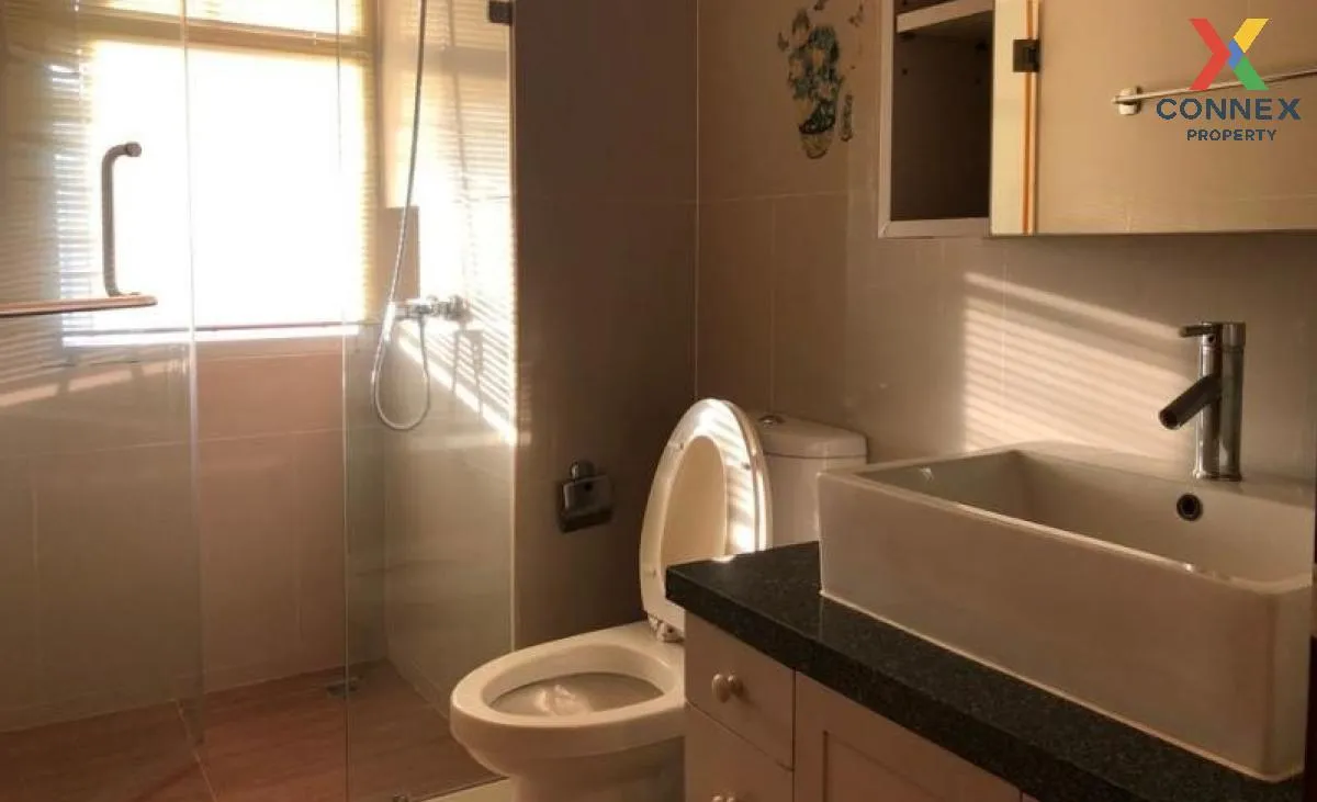 FOR RENT condo , Villa Sathorn , BTS-Krung Thon Buri , Khlong Ton