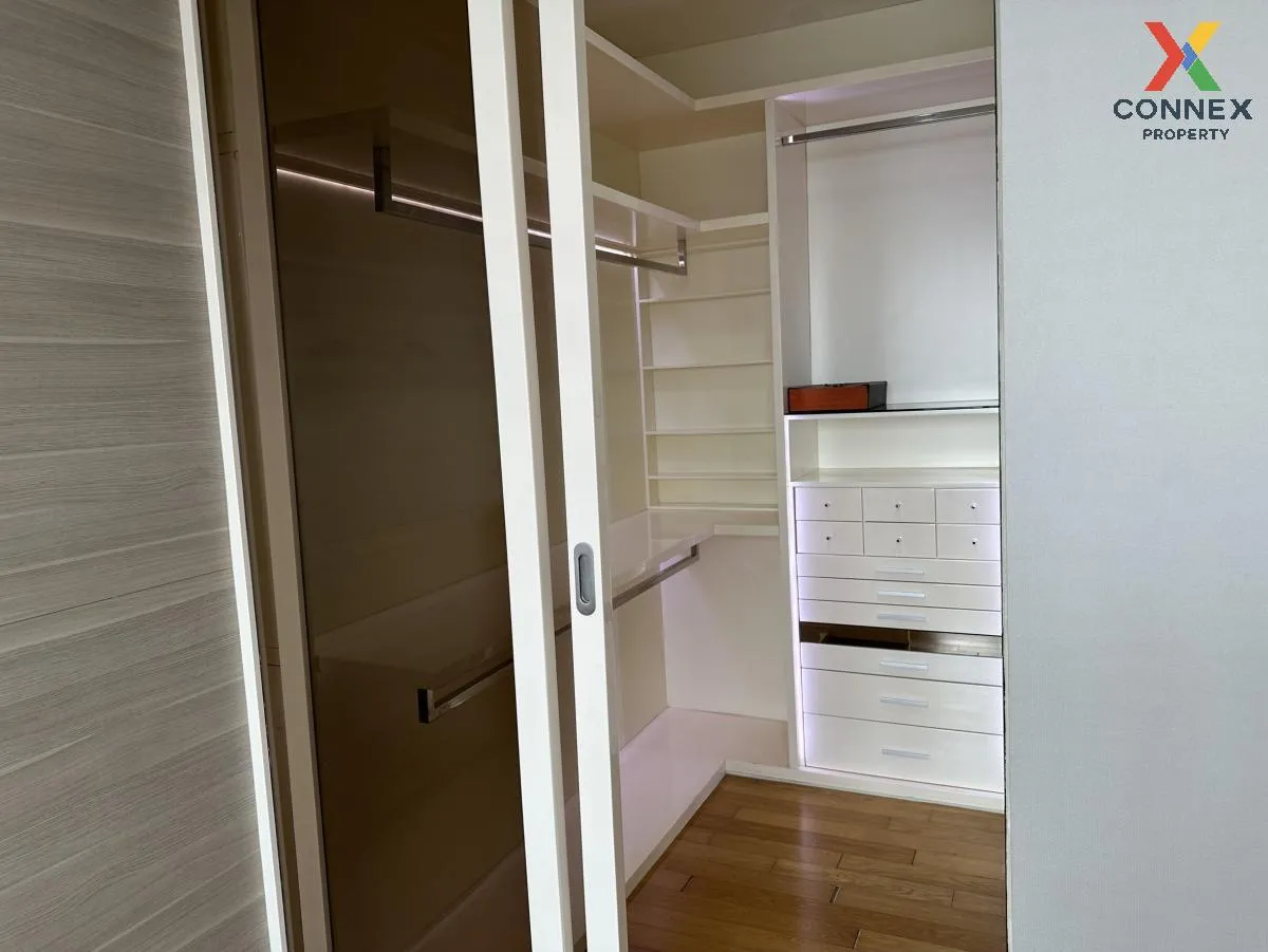 FOR RENT condo , Villa Sathorn , BTS-Krung Thon Buri , Khlong Ton