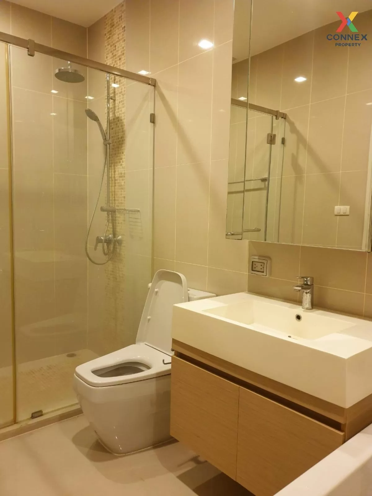 เช่าคอนโด  คิว อโศก MRT-เพชรบุรี มักกะสัน เขต ราชเทวี กรุงเทพ CX-