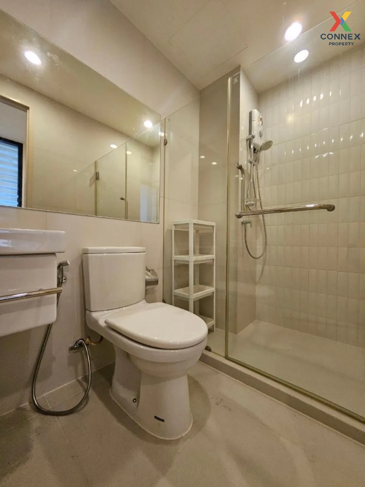 FOR SALE condo , Life Asoke , MRT-Phetchaburi , Bang Kapi , Huai  FOR SALE condo , Life Asoke , MRT-Phetchaburi , Bang Kapi , Huai