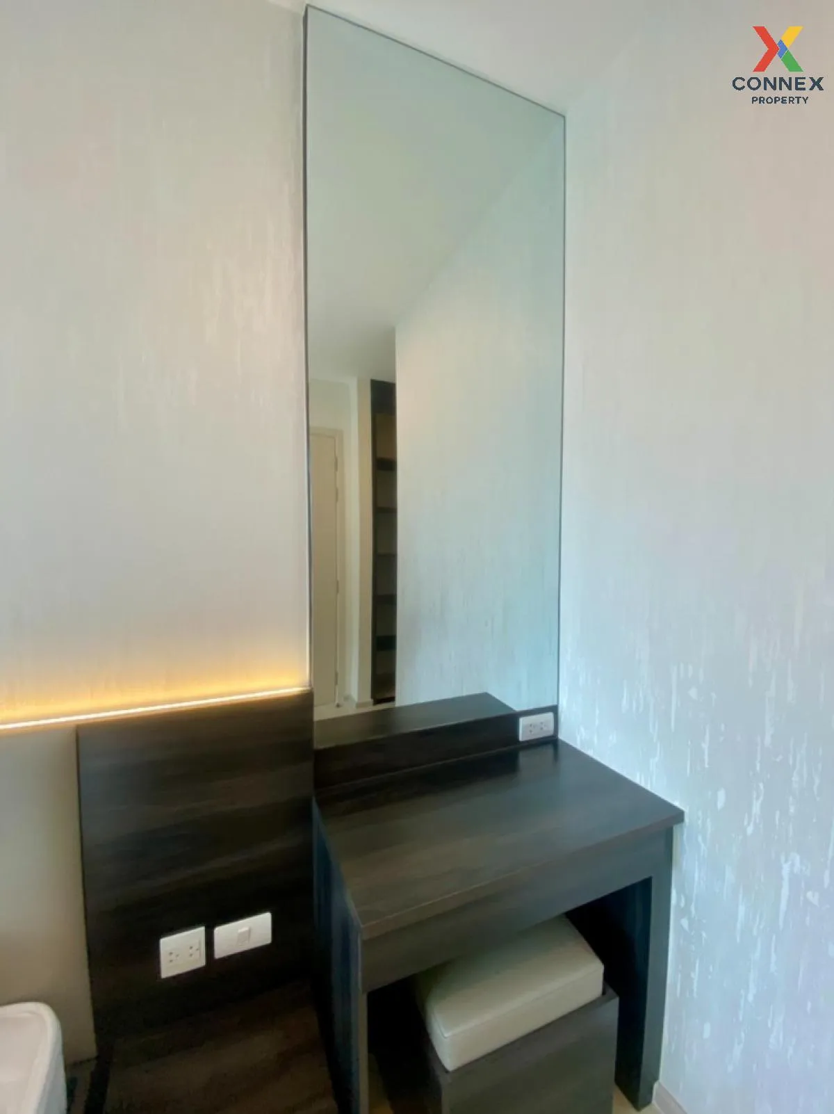FOR RENT condo , Life Asoke , MRT-Phetchaburi , Bang Kapi , Huai  FOR RENT condo , Life Asoke , MRT-Phetchaburi , Bang Kapi , Huai  3
