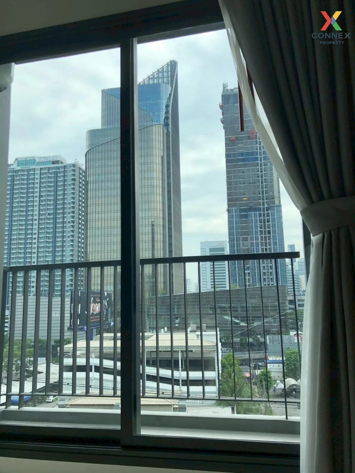 เช่าคอนโด  ไลฟ์ อโศก MRT-เพชรบุรี บางกะปิ เขต ห้วยขวาง กรุงเทพ CX