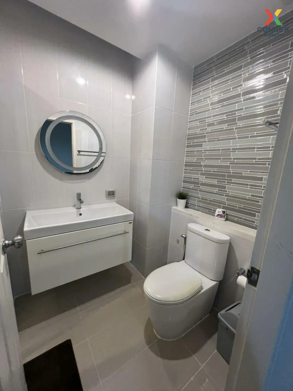 FOR RENT condo , Life @ Ladprao 18 , BTS-Ha Yaek Lat Phrao , Chom