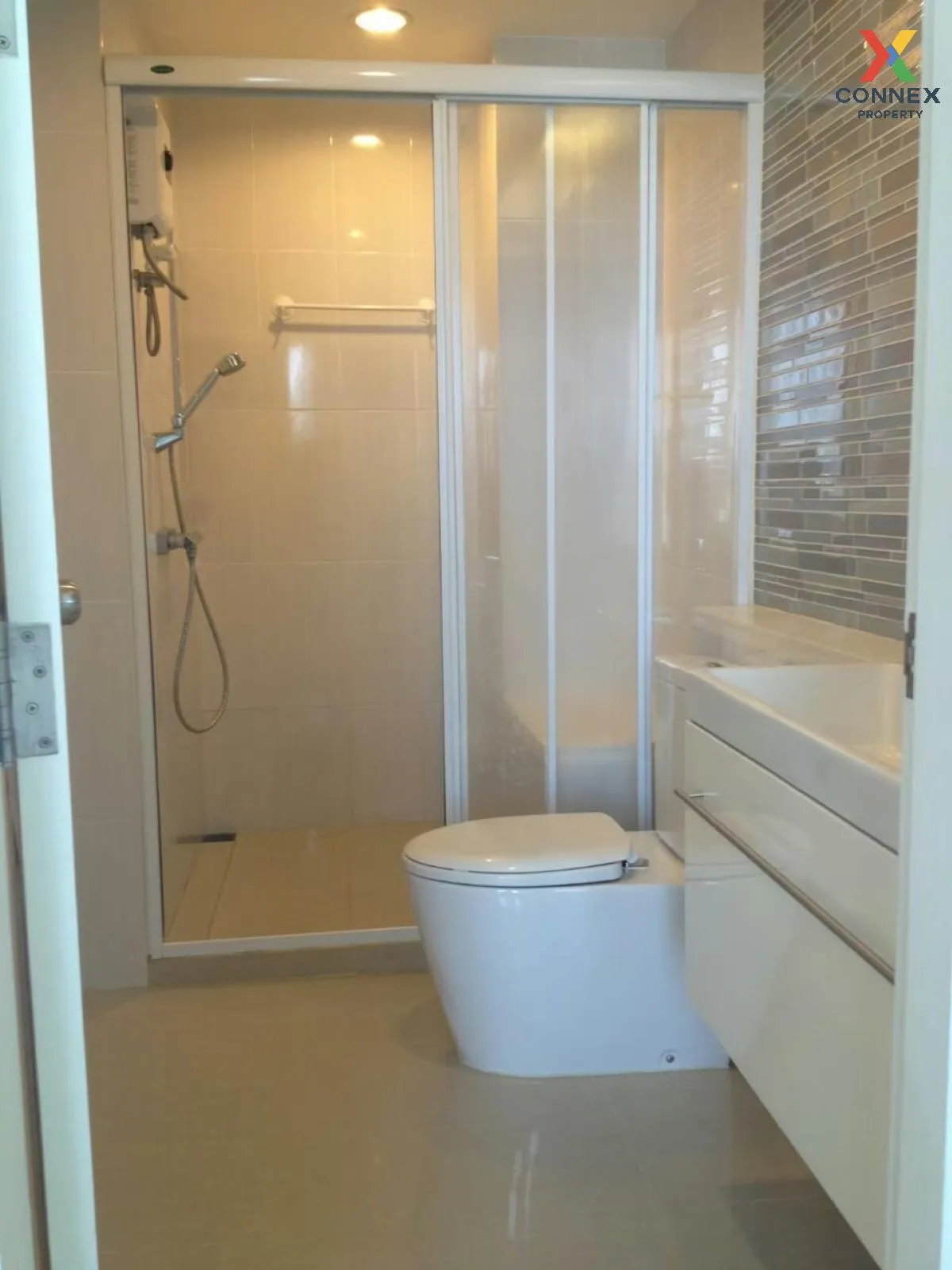 FOR RENT condo , Life @ Ladprao 18 , BTS-Ha Yaek Lat Phrao , Chom