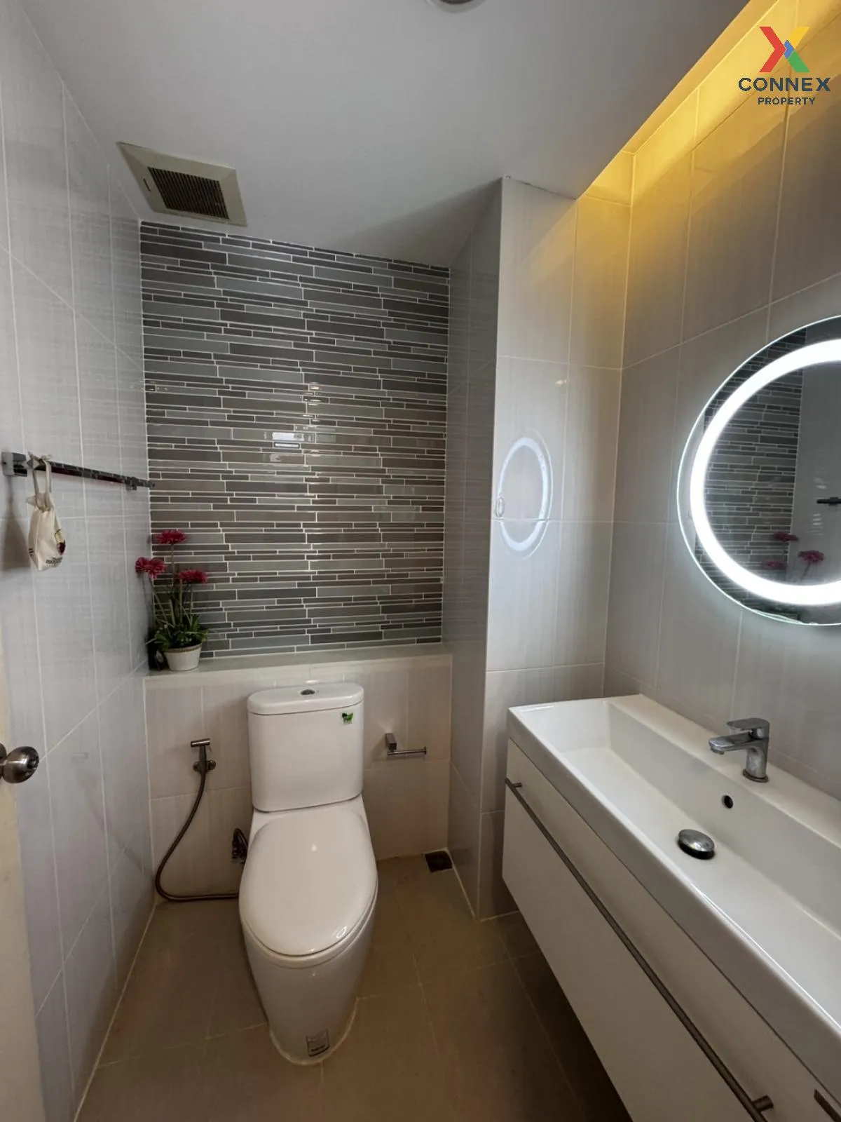 FOR RENT condo , Life @ Ladprao 18 , BTS-Ha Yaek Lat Phrao , Chom