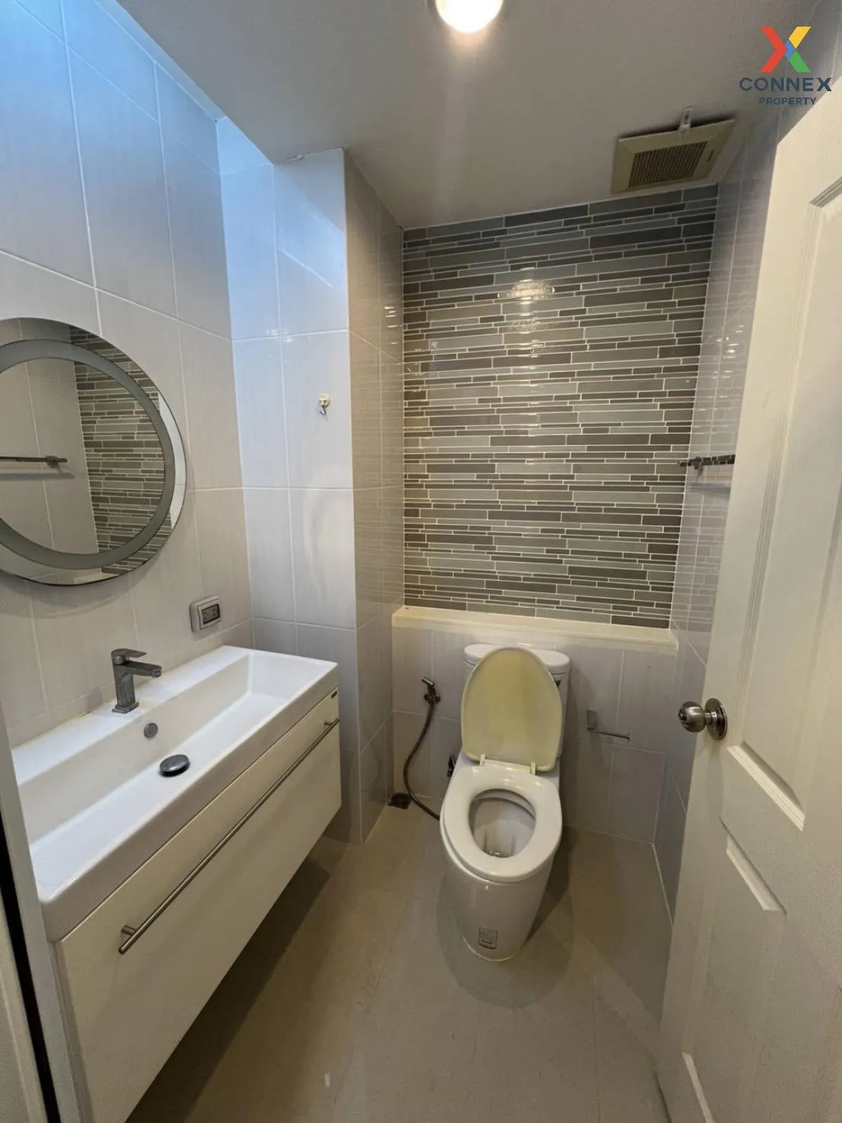 FOR RENT condo , Life @ Ladprao 18 , BTS-Ha Yaek Lat Phrao , Chom