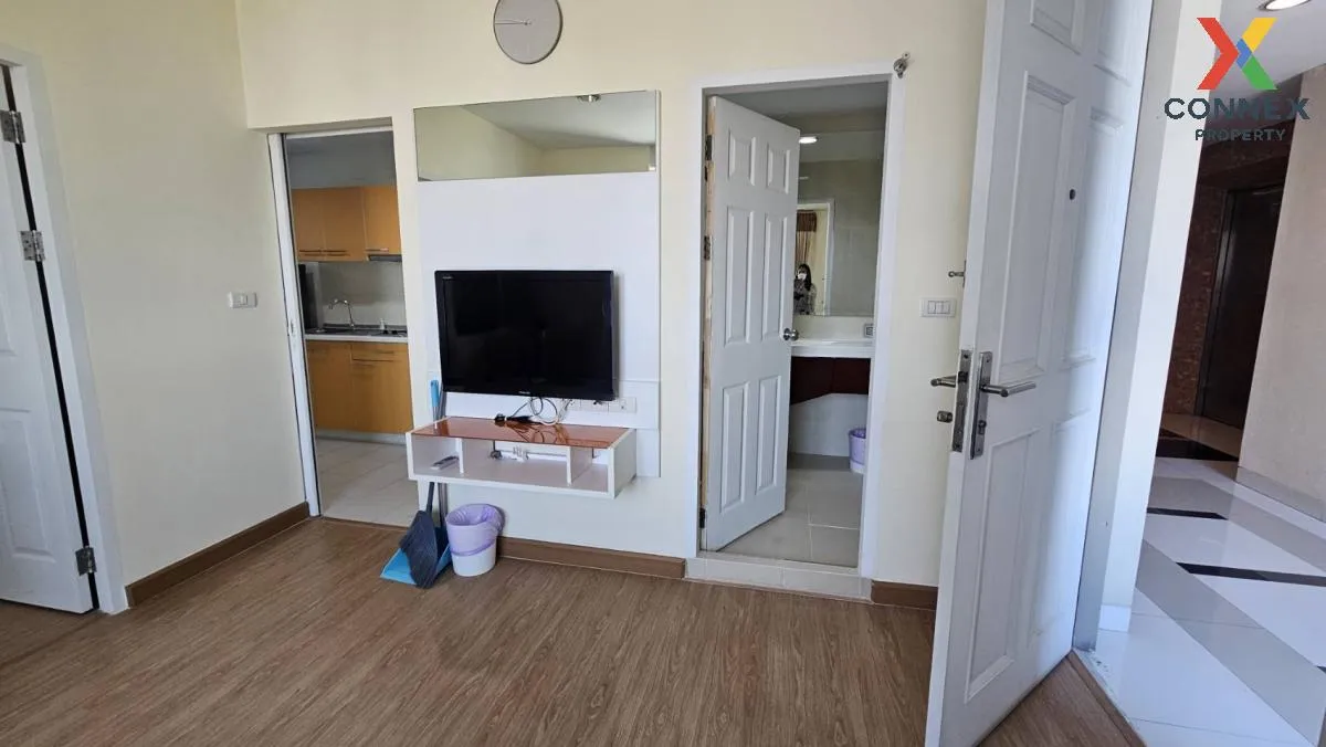 FOR RENT condo , Life @ Ratchada - Huaikwang , MRT-Huai Khwang ,  4