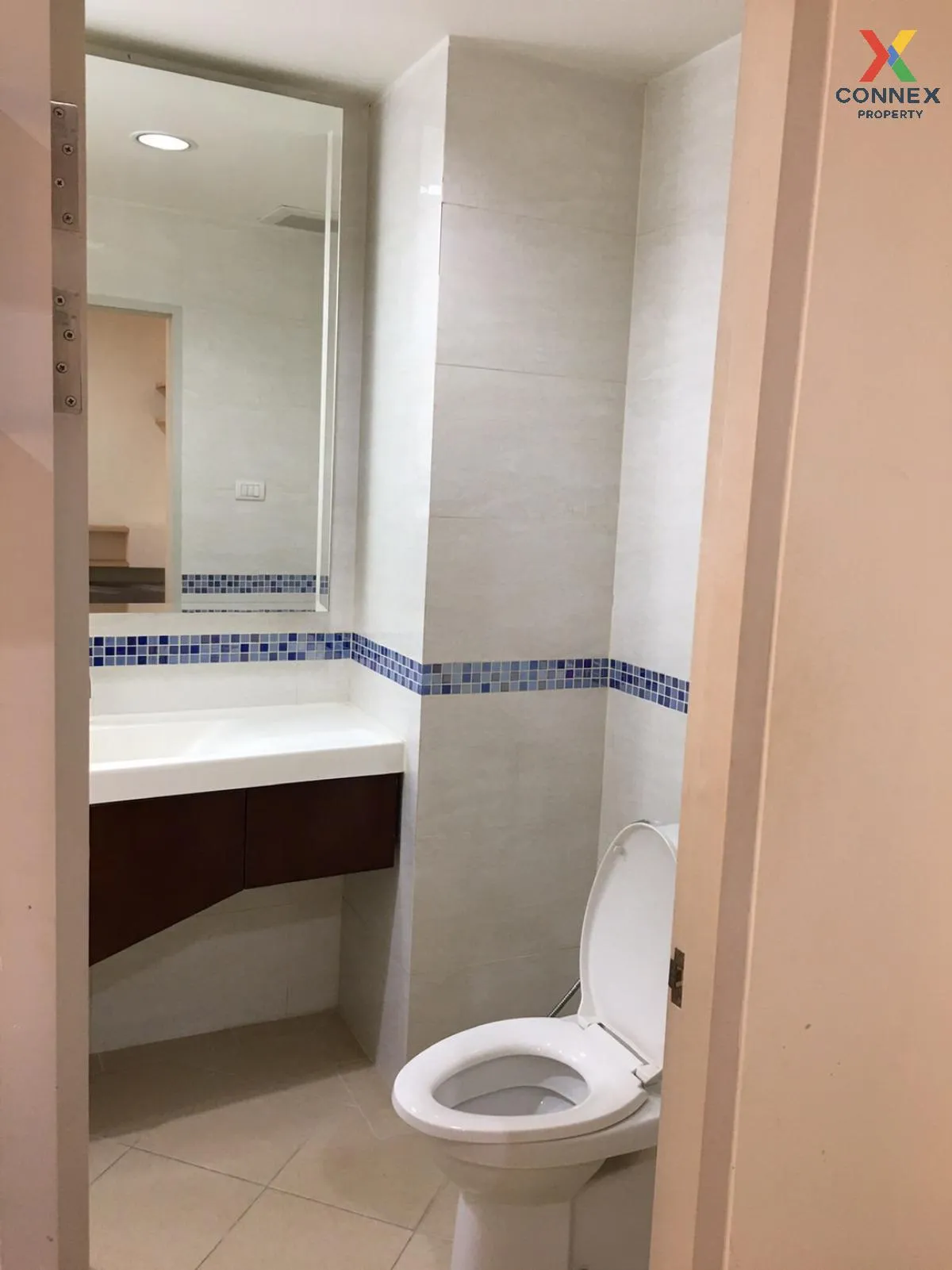 FOR RENT condo , Life @ Ratchada - Suthisan , MRT-Sutthisan , Sam