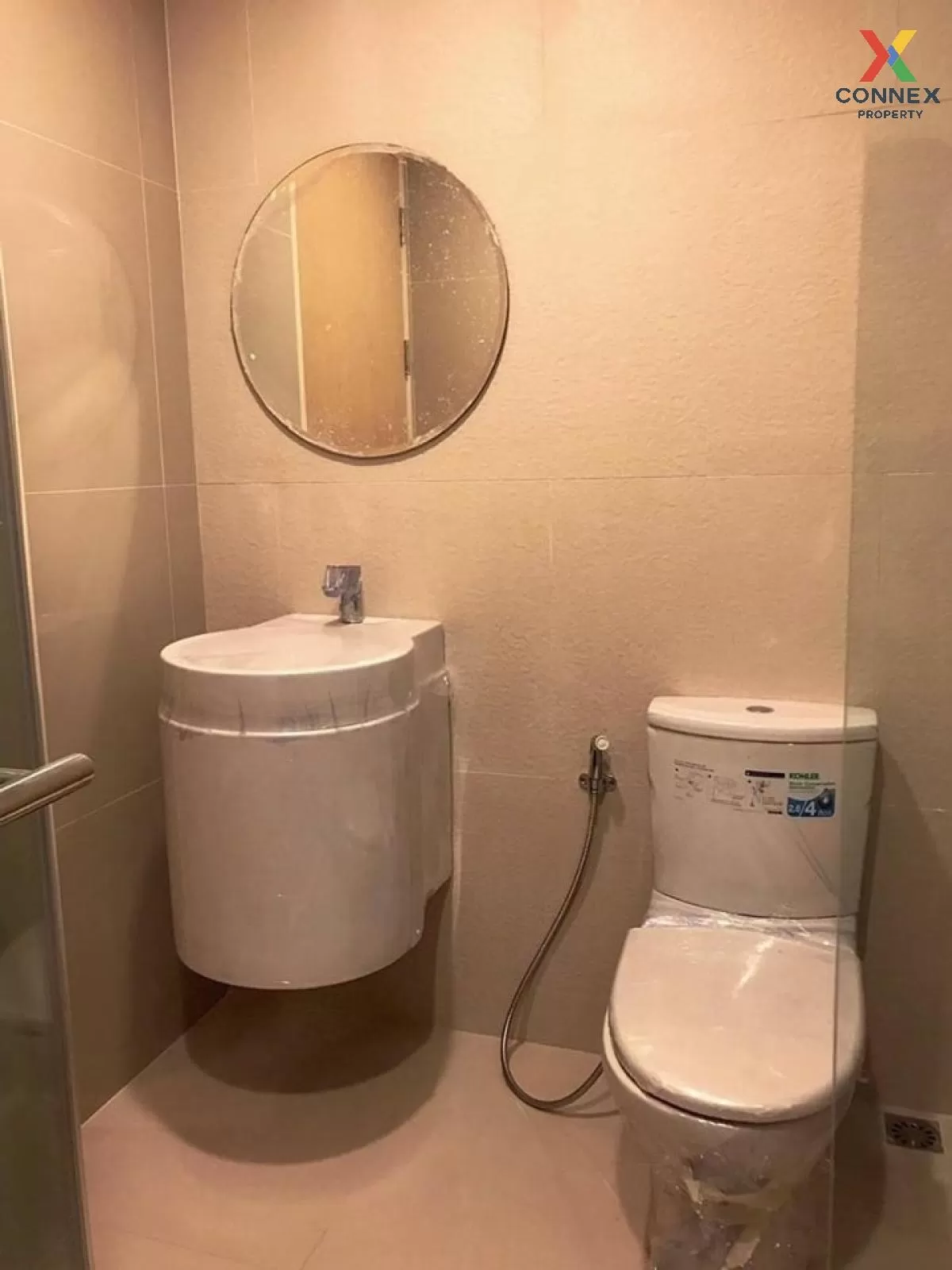 FOR RENT condo , Rhythm Asoke 2 , MRT-Phra Ram 9 , Bang Kapi , Hu