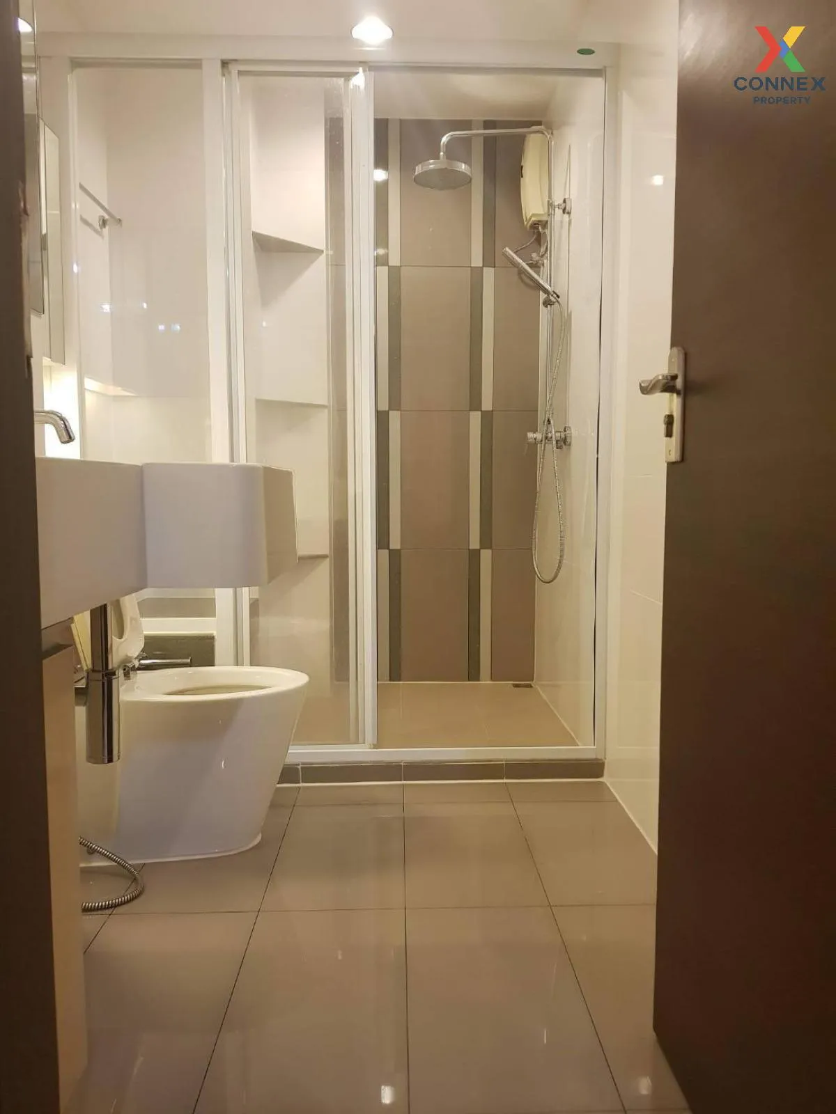 FOR SALE condo , Rhythm Ratchada , MRT-Ratchadaphisek , Sam Saen  FOR SALE condo , Rhythm Ratchada , MRT-Ratchadaphisek , Sam Saen