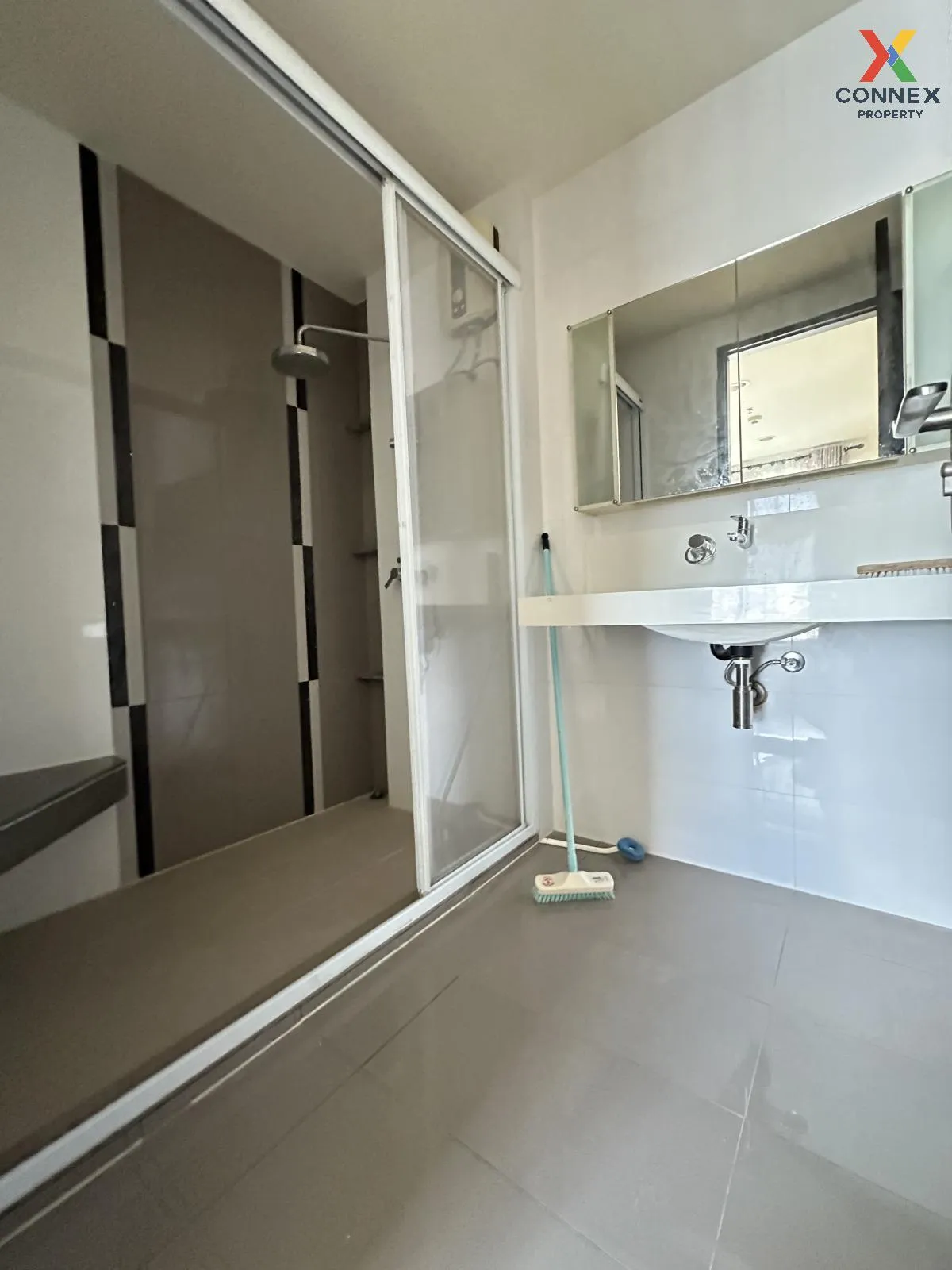 FOR RENT condo , Rhythm Ratchada , MRT-Ratchadaphisek , Sam Saen  4