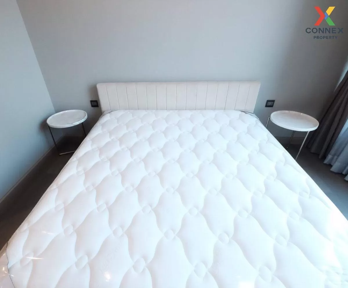 FOR RENT condo , The Esse at Singha Complex , MRT-Phetchaburi , B
