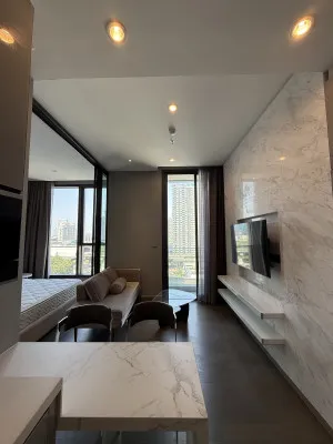 FOR RENT condo , The Esse at Singha Complex , MRT-Phetchaburi , Bang Kapi , Huai Khwang , Bangkok , CX-44089