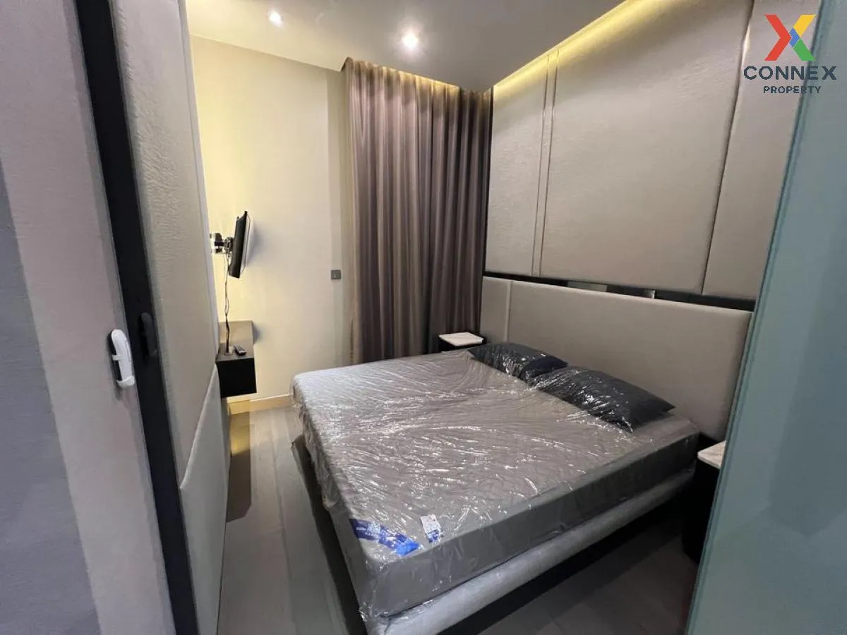 FOR RENT condo , The Esse at Singha Complex , high floor , MRT-Ph 4