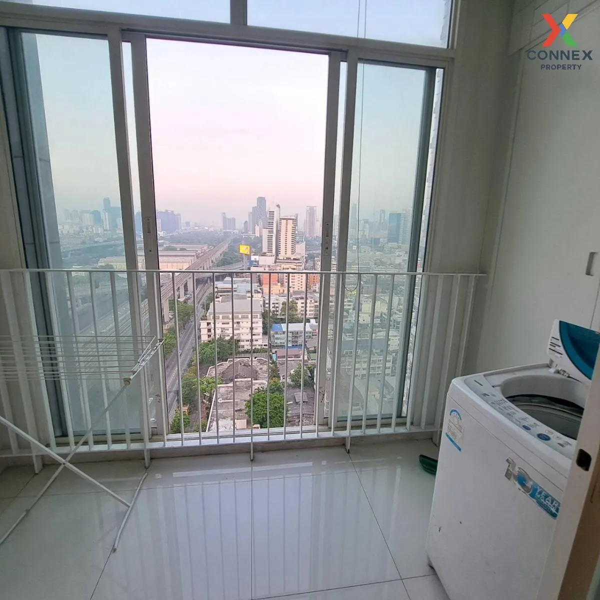 เช่าคอนโด  ไอดีโอ เวิร์ฟ ราชปรารภ มักกะสัน เขต ราชเทวี กรุงเทพ CX