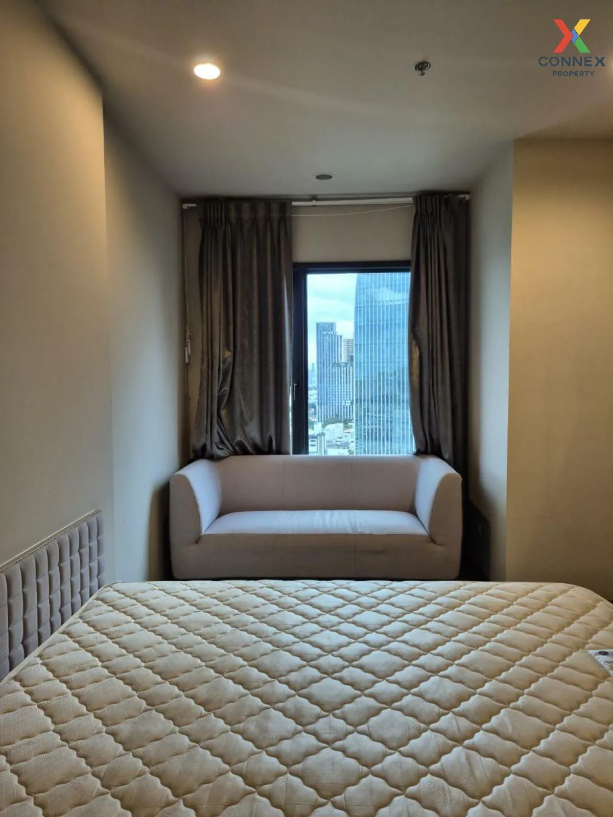 เช่าคอนโด  ออนิกซ์ พหลโยธิน BTS-สะพานควาย สามเสนใน เขต พญาไท กรุง