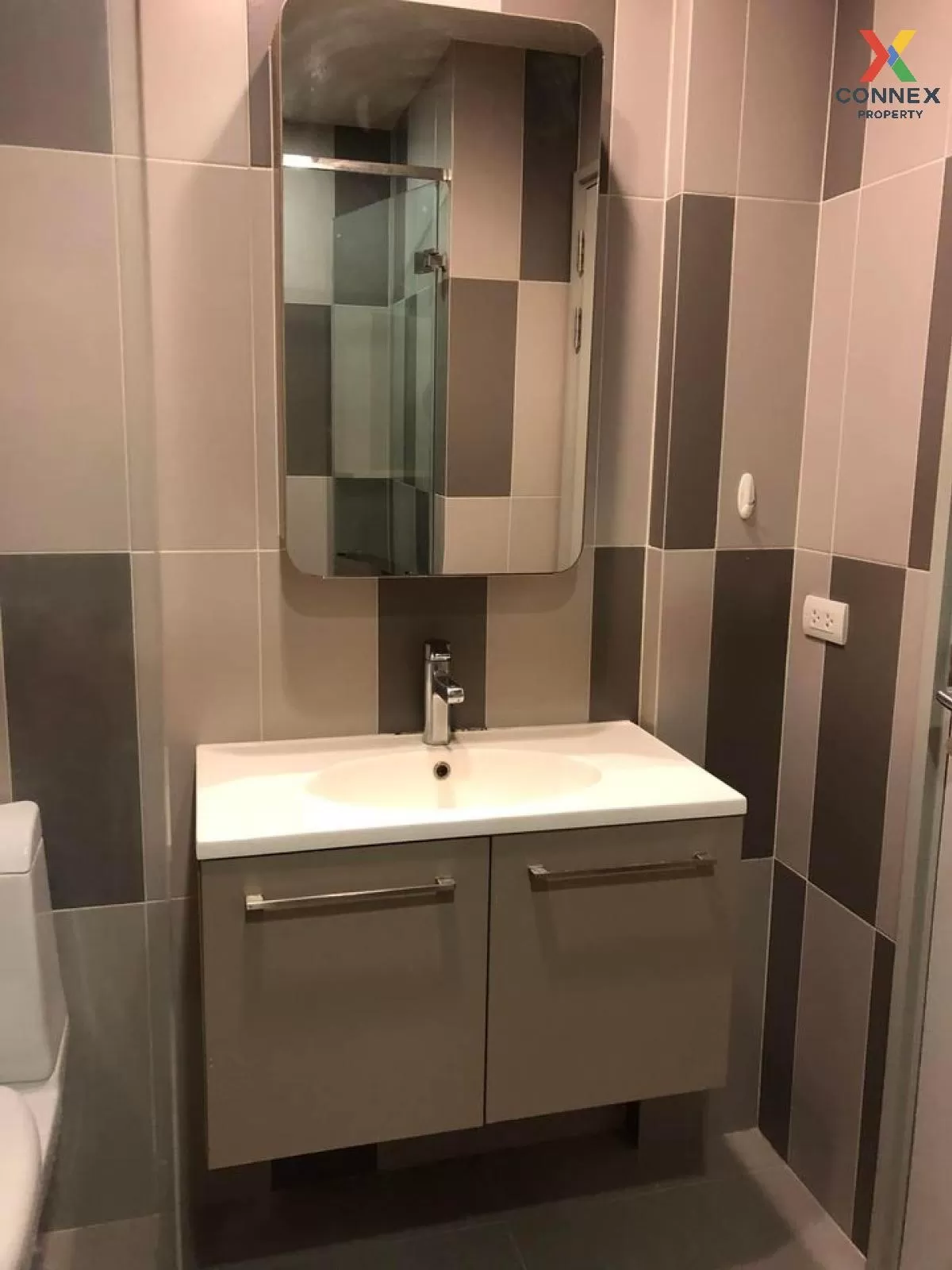 เช่าคอนโด  ออนเน็กซ์ พหลโยธิน BTS-สะพานควาย สามเสนใน เขต พญาไท กร