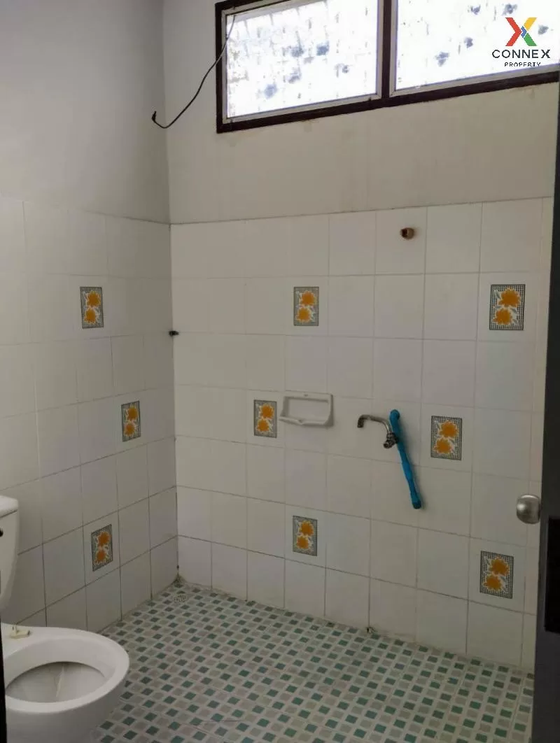 Townhouse for sale Yu Charoen Village 3, Khlong 4, Lat Sawai, Lam