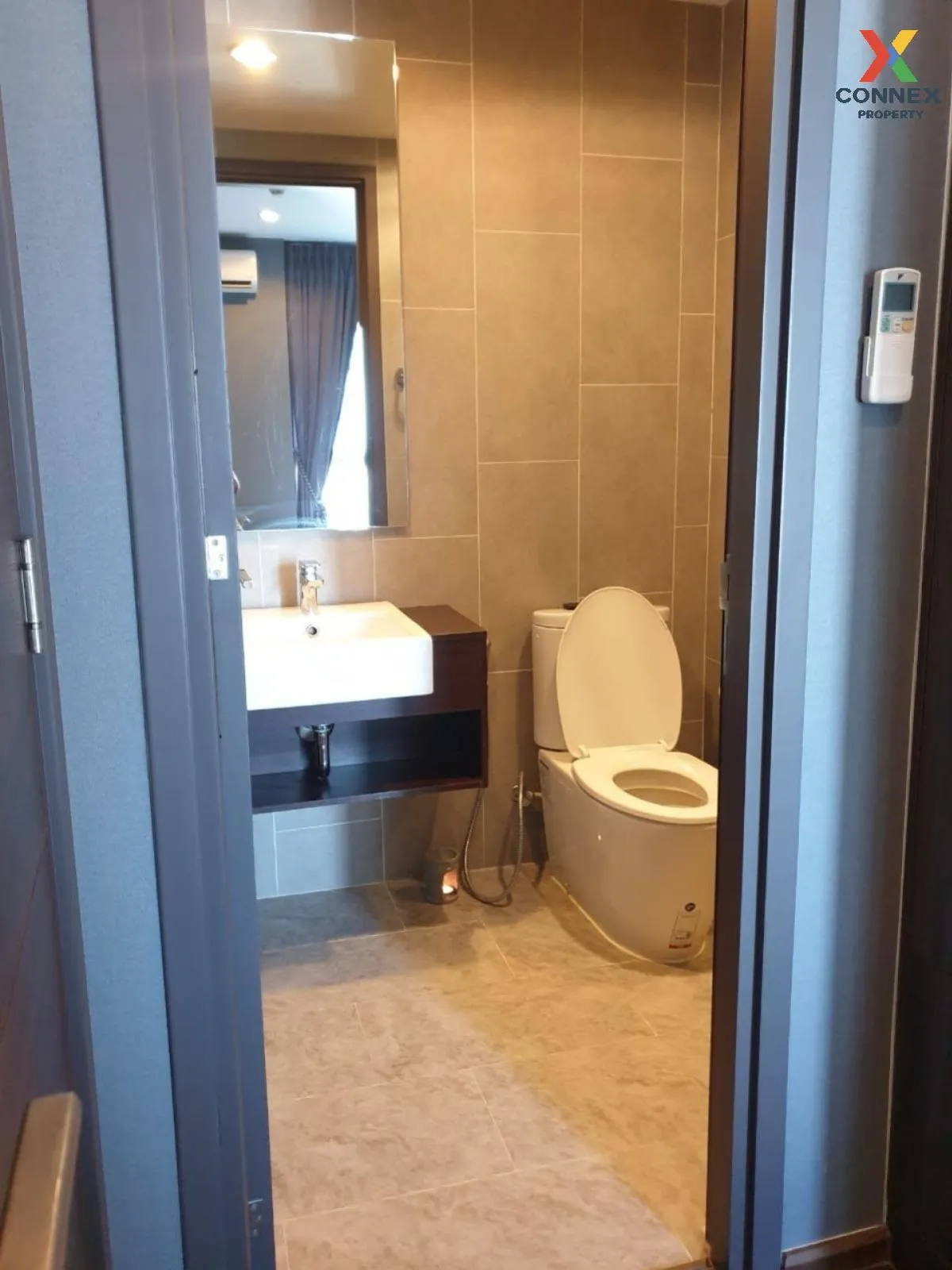 FOR RENT condo , C Ekkamai , nice view , high floor , BTS-Ekkamai