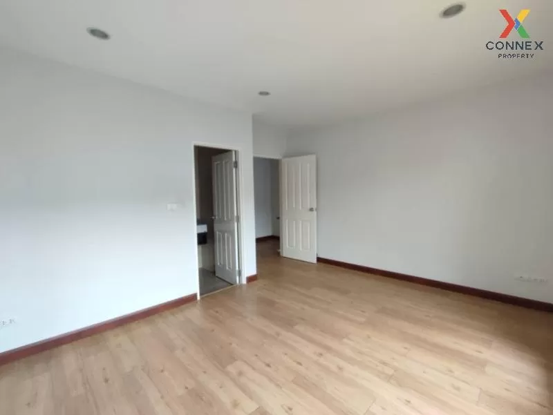 FOR SALE townhome , VIVARIUM RAMA 2 , wide frontage , newly renov