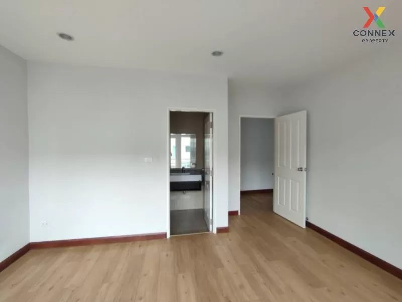 FOR SALE townhome , VIVARIUM RAMA 2 , wide frontage , newly renov