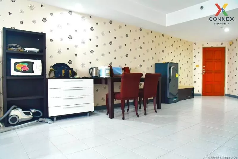 FOR RENT condo , Supalai Park Ratchayothin , nice view , high flo 3