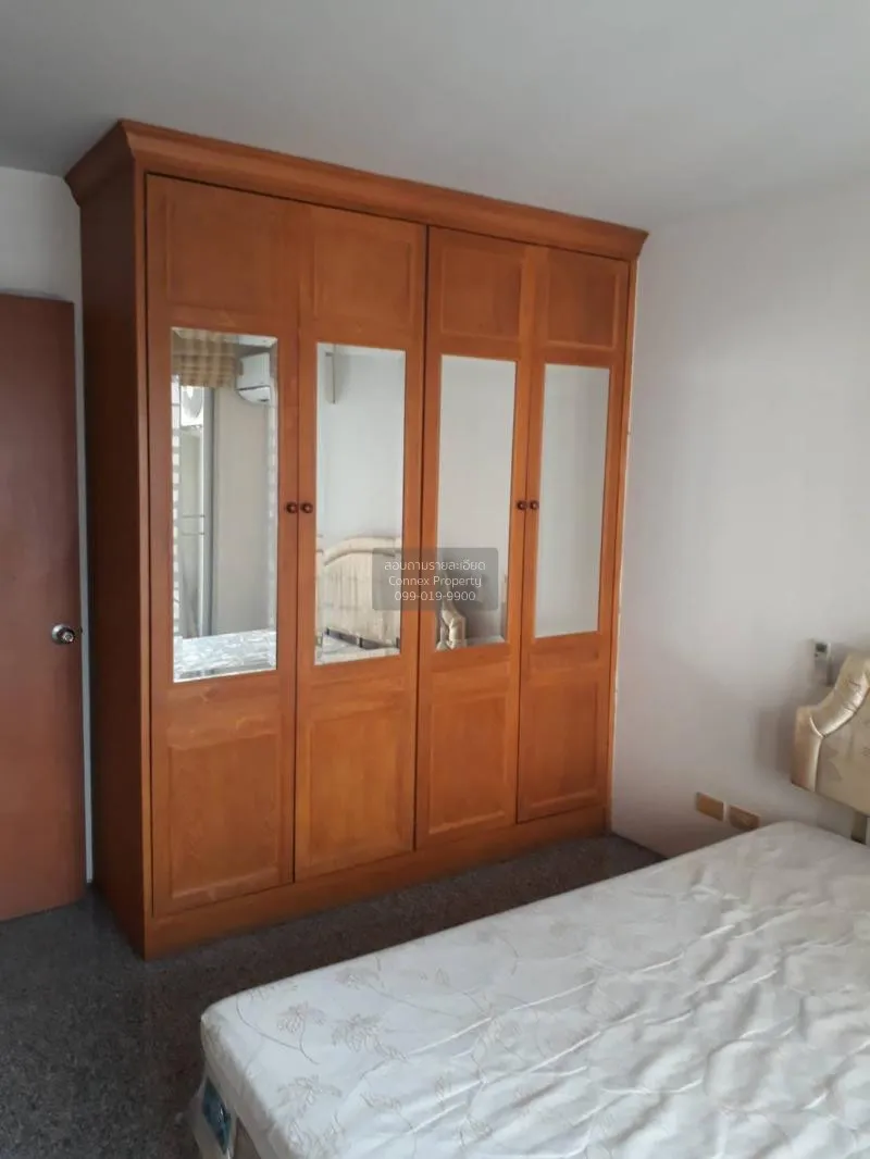 FOR RENT condo , Asoke Place , corner unit , BTS-Asok , Khlong To 1