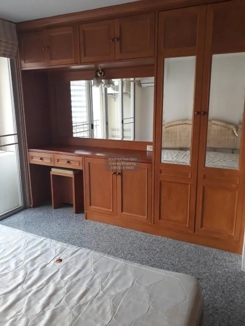 FOR RENT condo , Asoke Place , corner unit , BTS-Asok , Khlong To 2