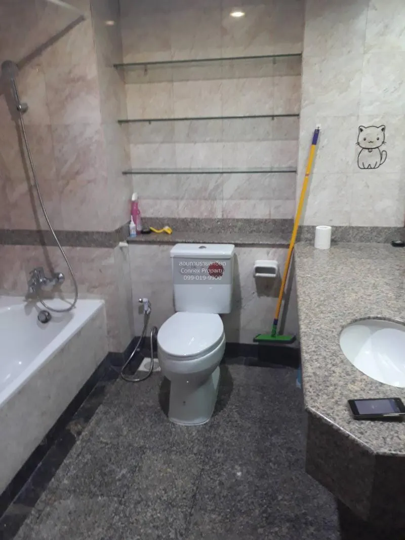 FOR RENT condo , Asoke Place , corner unit , BTS-Asok , Khlong To